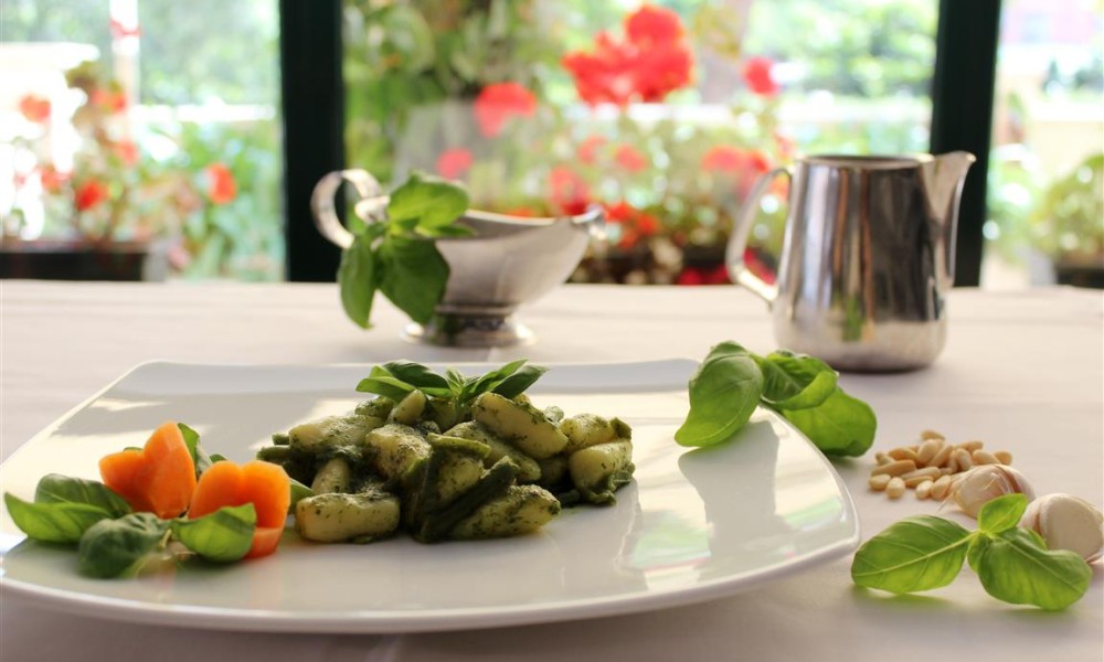 Gnocchi o Pasta al Pesto genovese